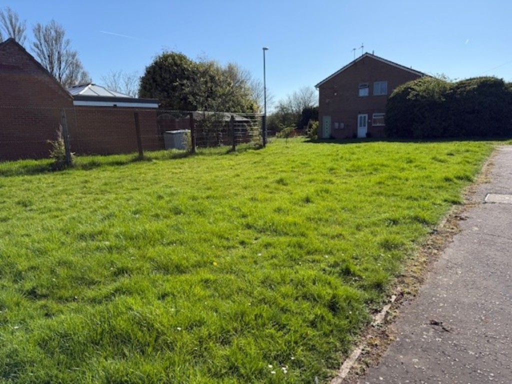 Lot: 84 - PARCEL OF FREEHOLD LAND WITH POTENTIAL - Main parcel of land included in the lot